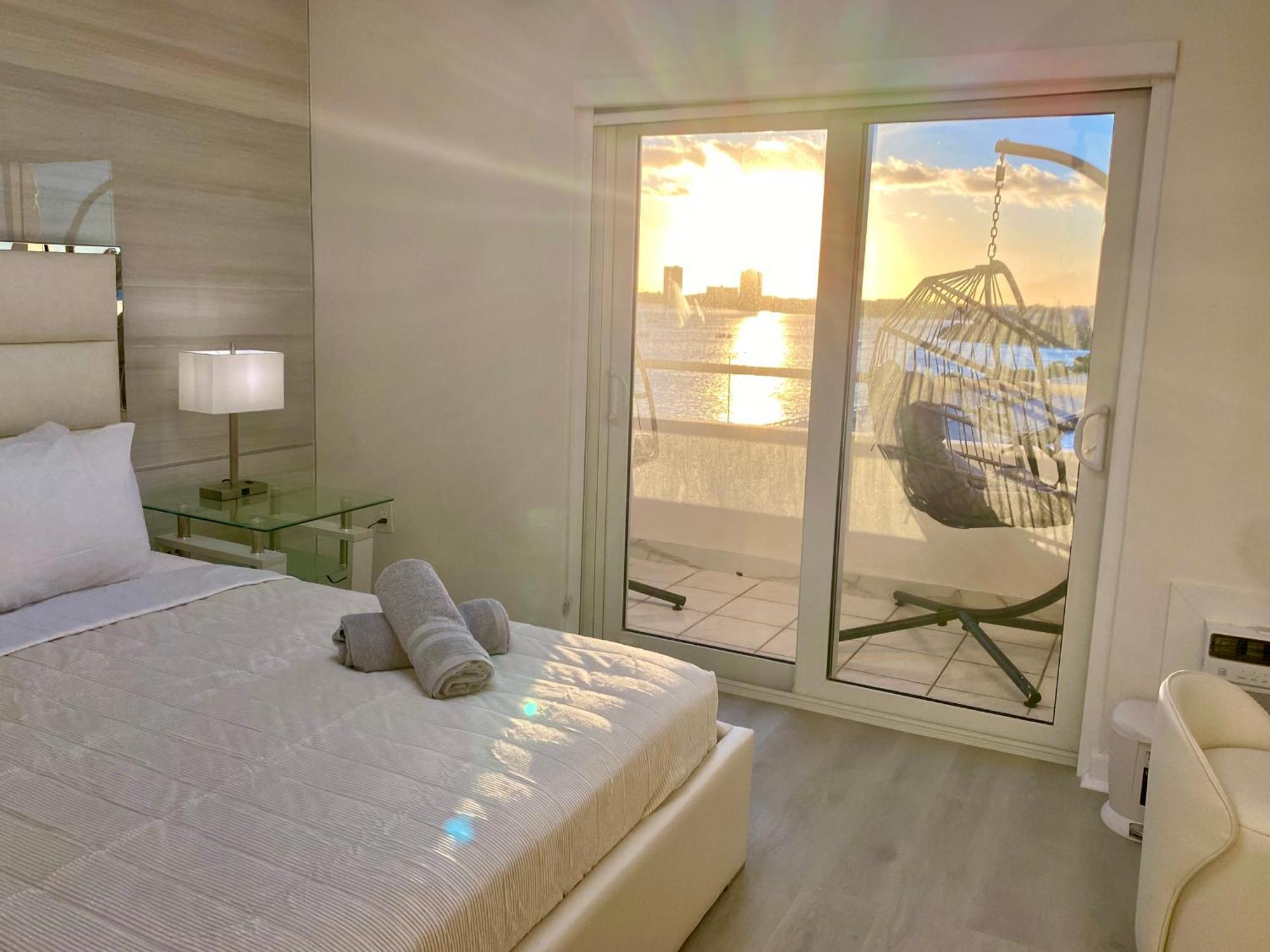 Panoramic Luxurious Waterfront One Bedroom Apartment With Miami Skyline View Free Parking 5Min Drive To Miami Beach Exterior foto