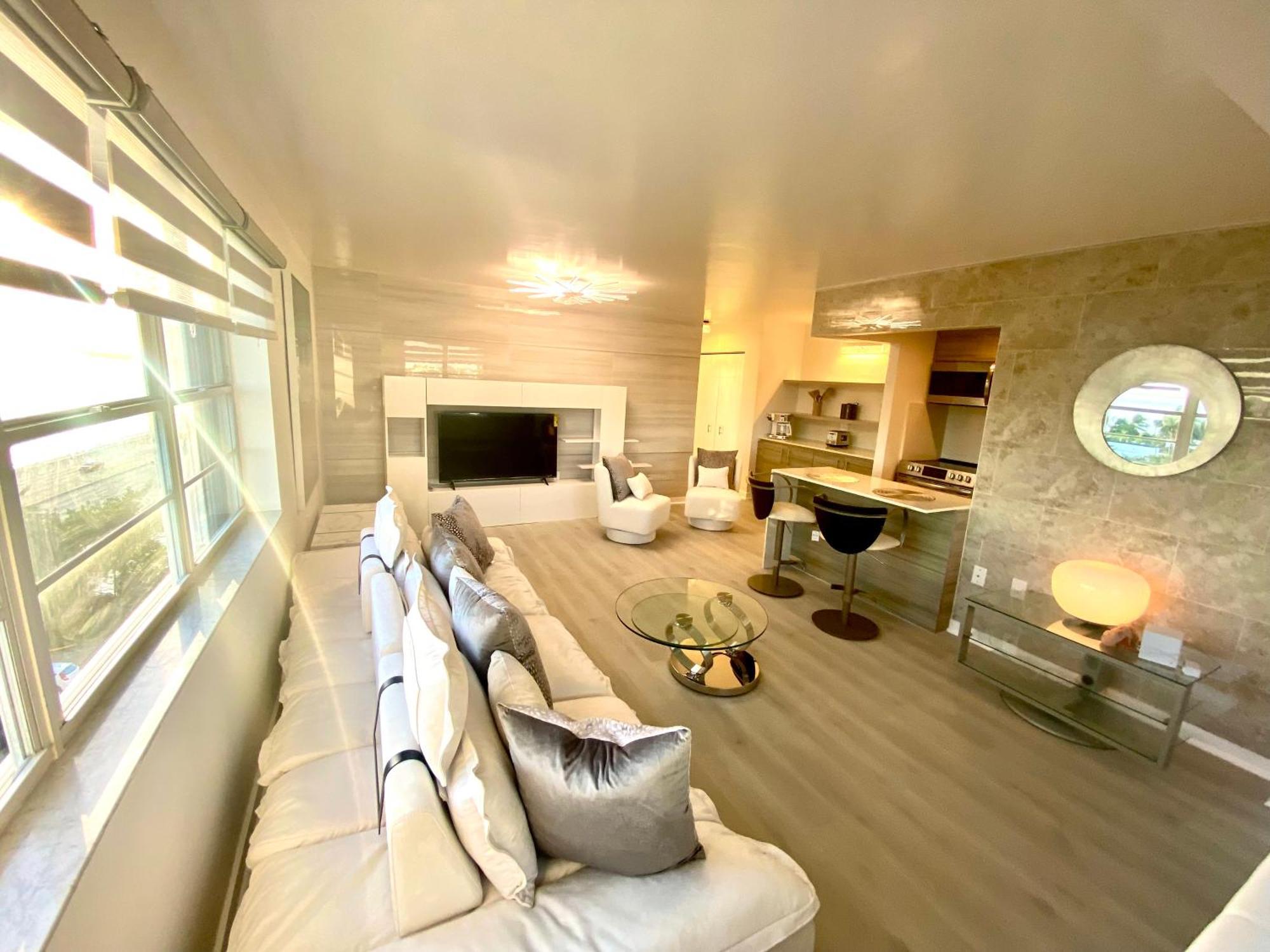 Panoramic Luxurious Waterfront One Bedroom Apartment With Miami Skyline View Free Parking 5Min Drive To Miami Beach Exterior foto