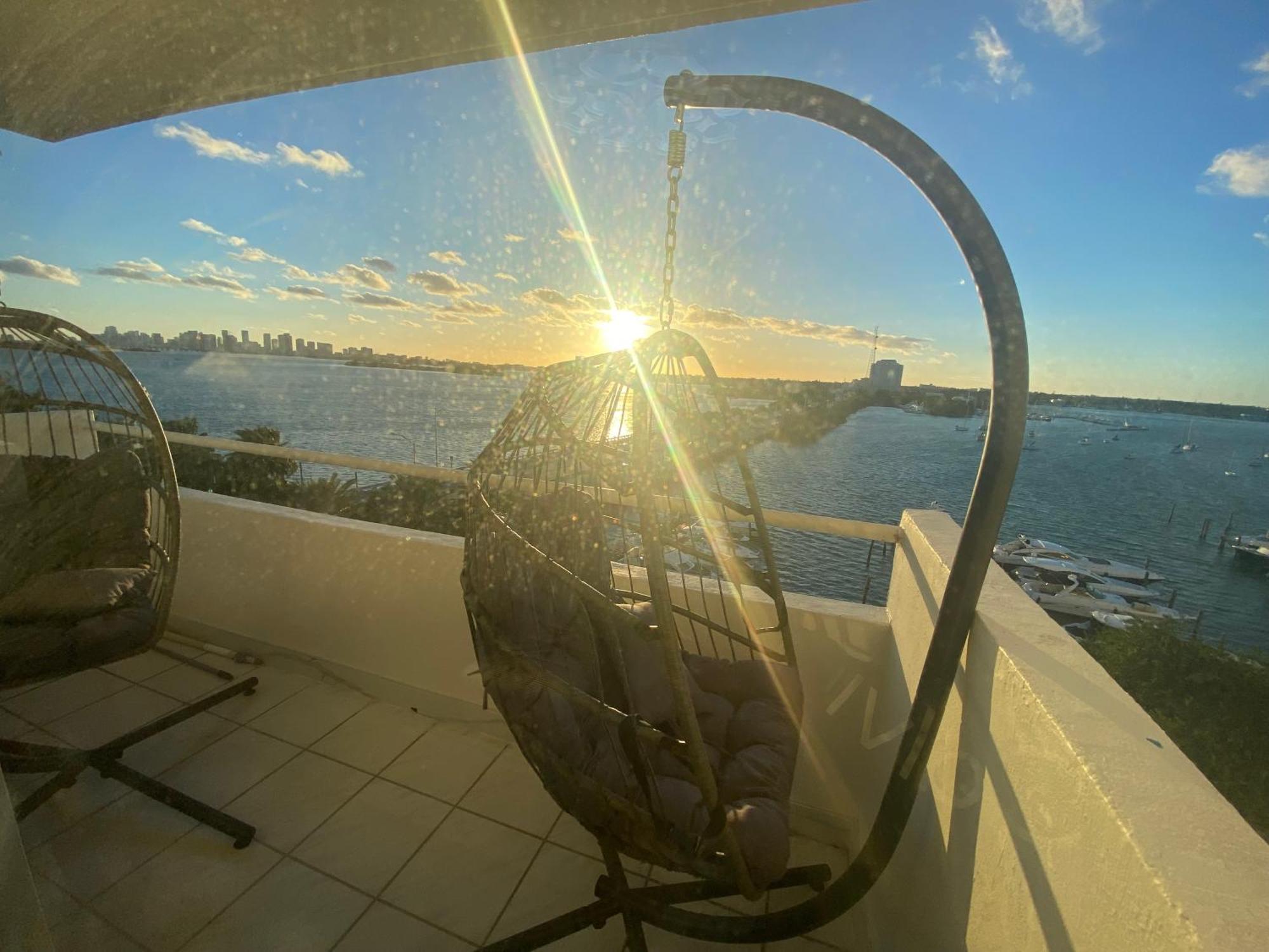 Panoramic Luxurious Waterfront One Bedroom Apartment With Miami Skyline View Free Parking 5Min Drive To Miami Beach Exterior foto