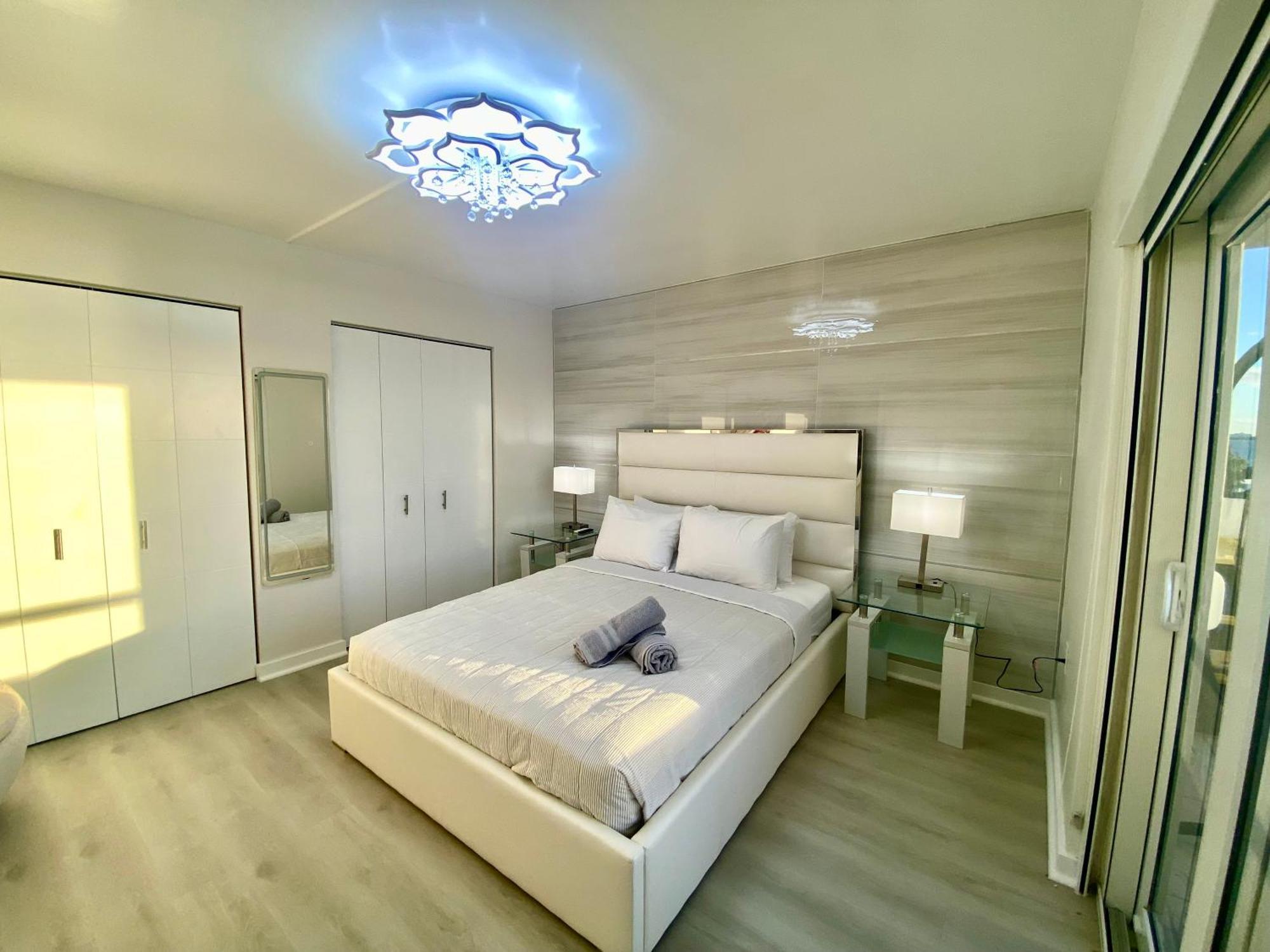 Panoramic Luxurious Waterfront One Bedroom Apartment With Miami Skyline View Free Parking 5Min Drive To Miami Beach Exterior foto