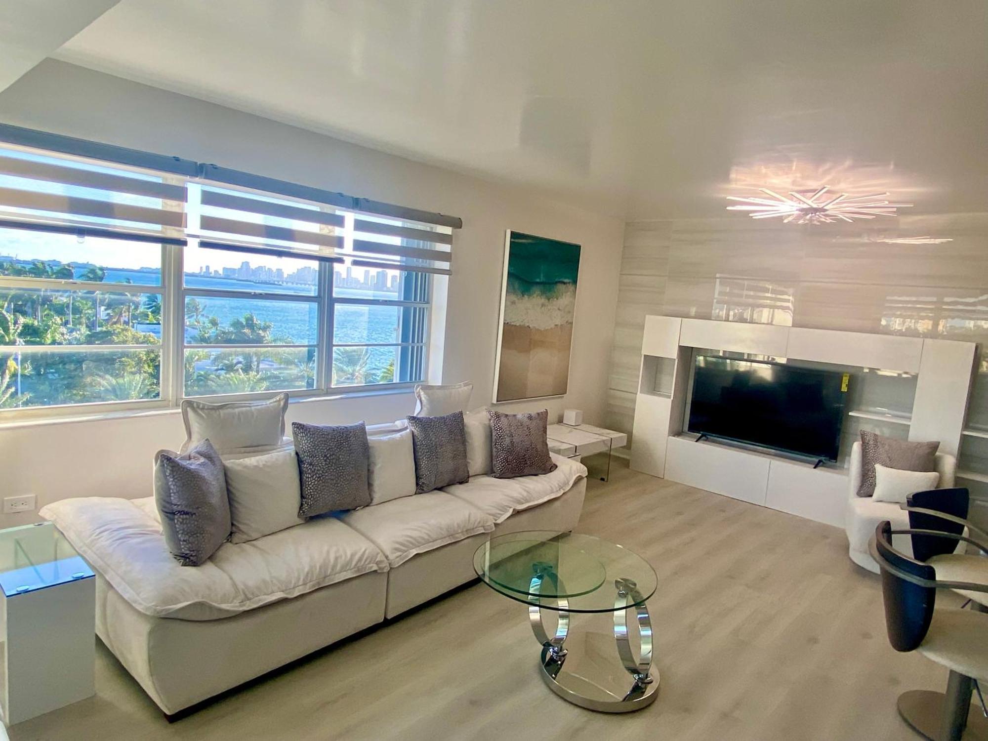 Panoramic Luxurious Waterfront One Bedroom Apartment With Miami Skyline View Free Parking 5Min Drive To Miami Beach Exterior foto